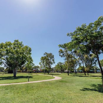 Cambridge Park Pathway