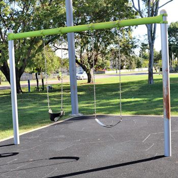 Spilsbury Park Swing