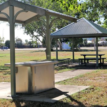 Thuringowa Park Sheltered BBQ and Picnic Table